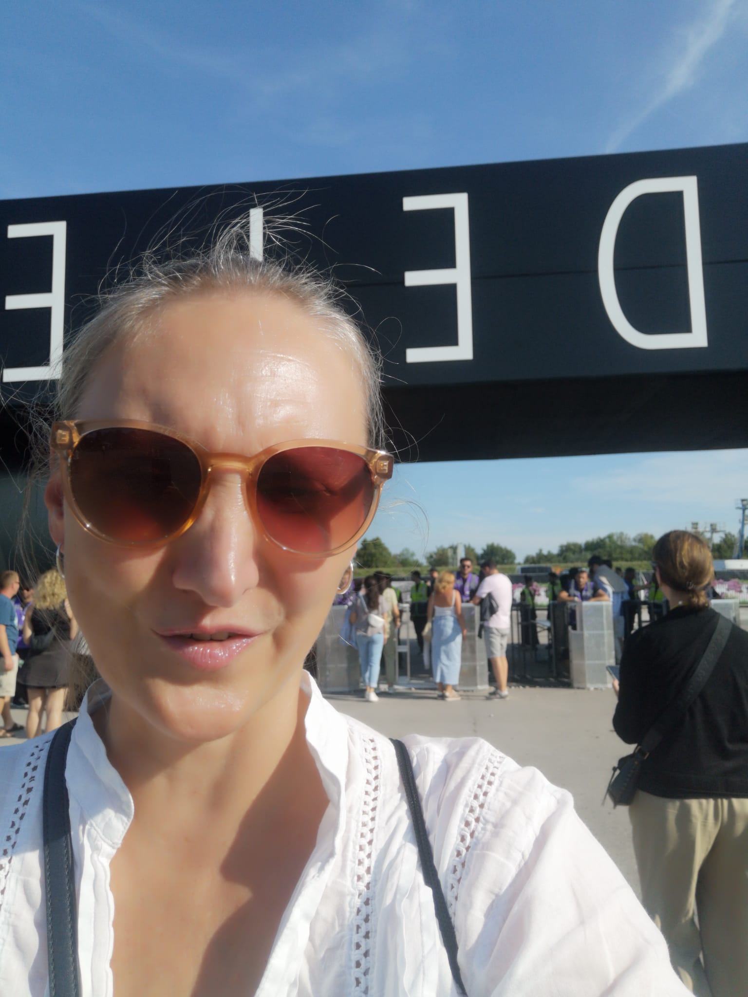 Коя е днешната история?